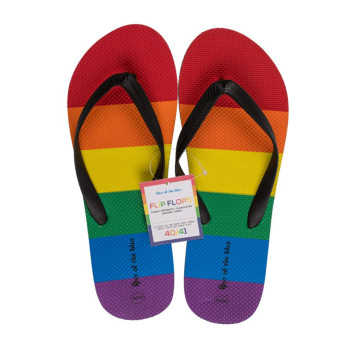 Un paio di ciabatte infradito Orgoglio Gay Pride arcobaleno multicolore LGBTQ+